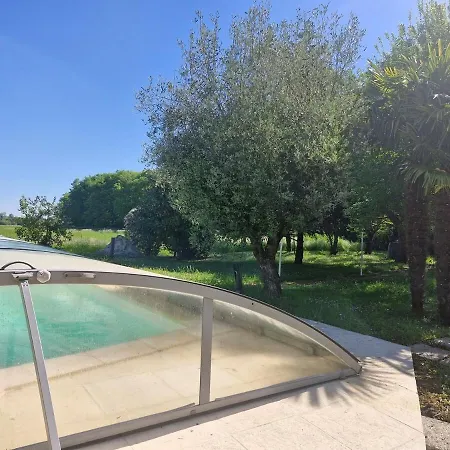 La De Cormes-écluses Hébergement de vacances *