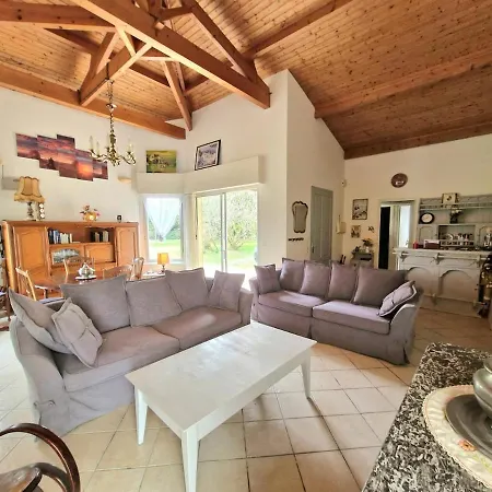 La De Cormes-écluses Hébergement de vacances